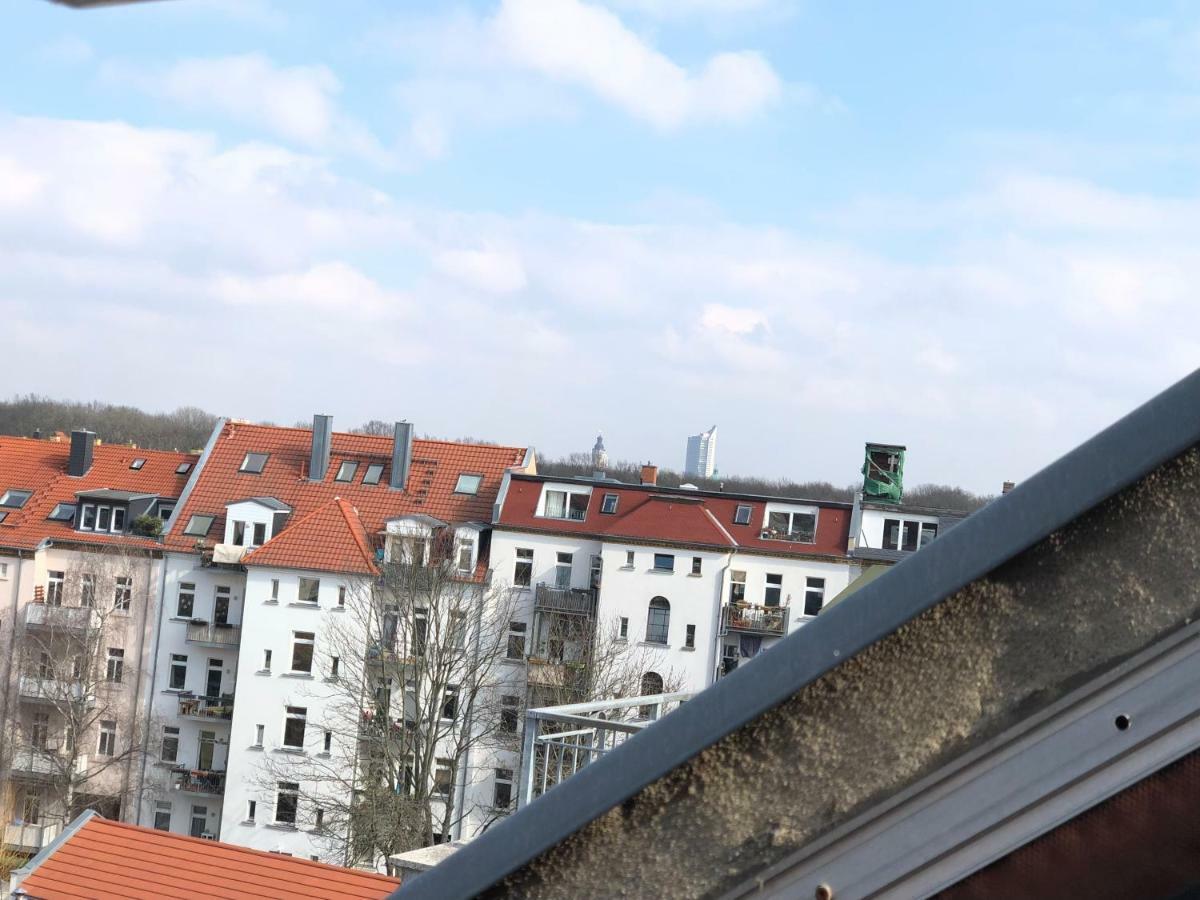 Kuschelige Dachgeschosswohnung Am Clarapark Leipzig Exterior foto
